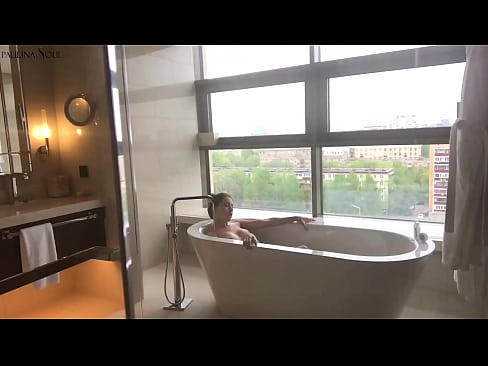 ❤️ Geweldige babe Hertstochtlik rukt har kut yn 'e badkeamer ❤️ Pornofideo by porno fy.fuxporn-com.ru ❌️